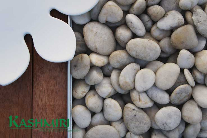 PEBBLES KASHMIRI  WHITE POLISHED 30-50MM [CLR:20KG]