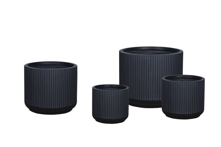 PLANTER RAVEN FLUTED BLACK [SZ:1/4 (28 X 28 X 25CM)]