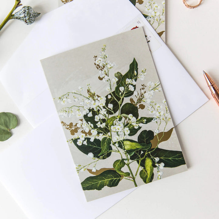 CARD THE WHITE COLLECTION HARDENBERGIA 11.5CM X 16CM